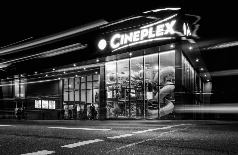 Cine-web3-bw